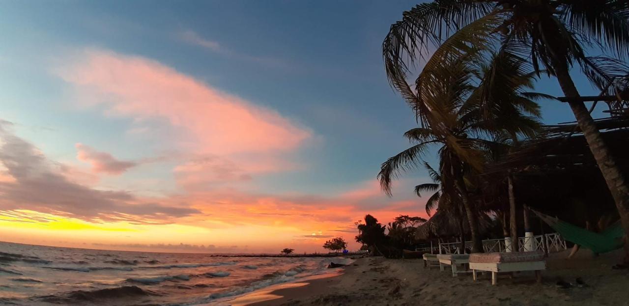Mar Amar Casa De Playa Otel Coveñas Dış mekan fotoğraf